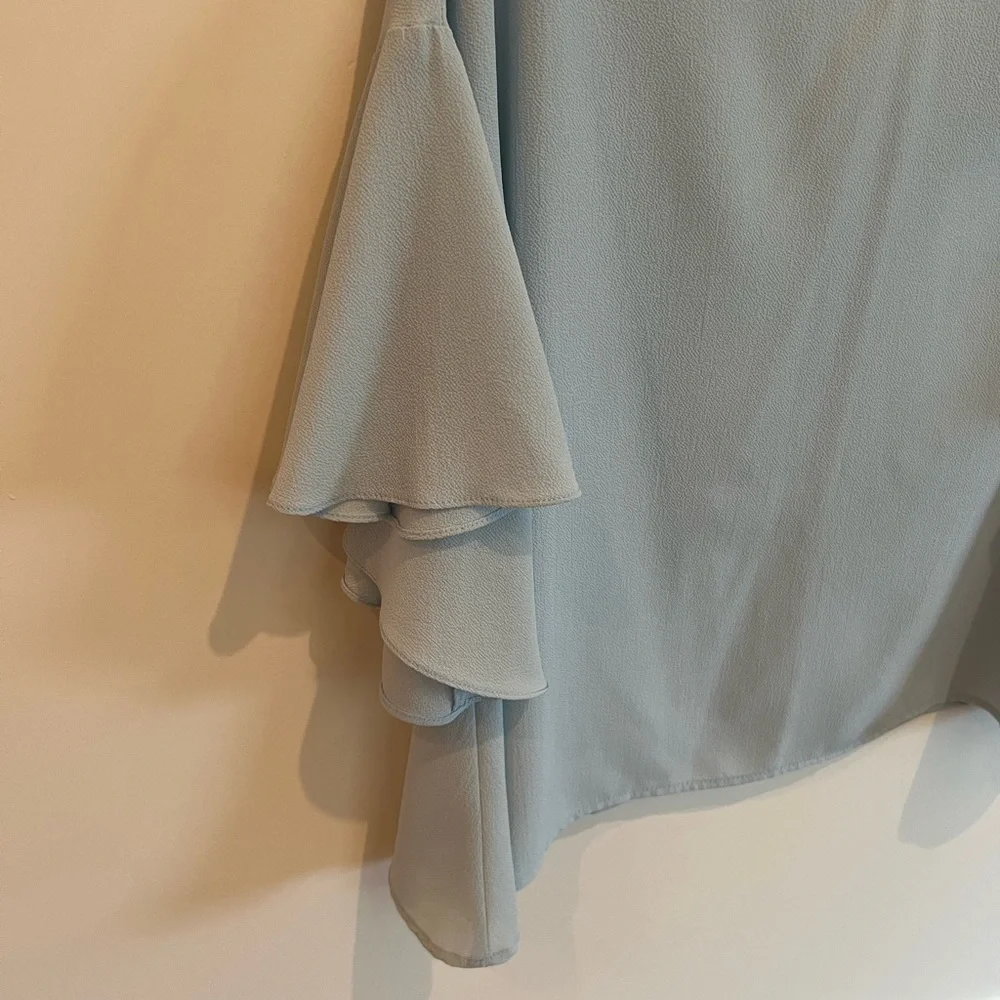 Caramela Preppy Baby Blue Drop Sleeve Blouse with Drop Neck Size Medium